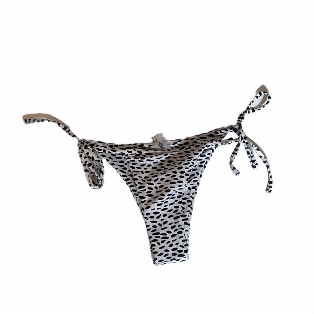Zaful White with Black spots string bikini. Size 6